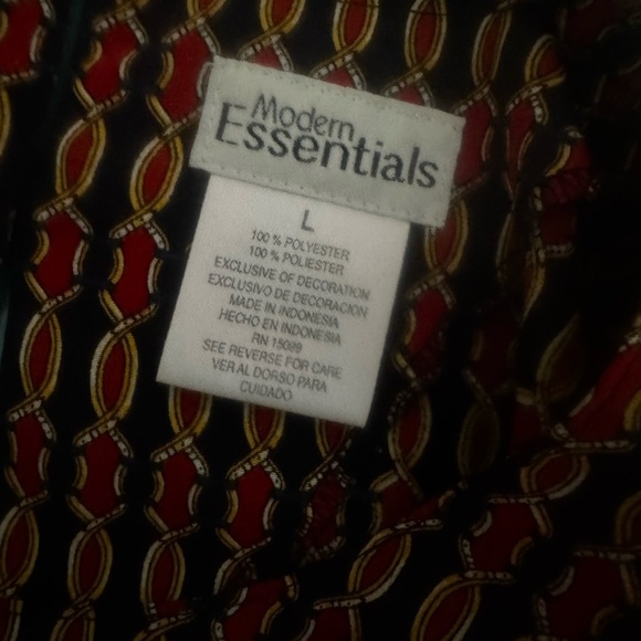 Modern Essentials Black & Red Chain Print Blouse - Size L - Picture 3 of 3